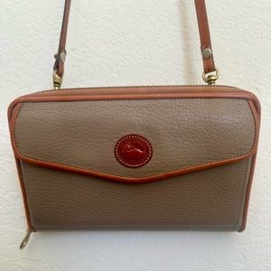 Dooney and Bourke crossbody wallet (vintage)